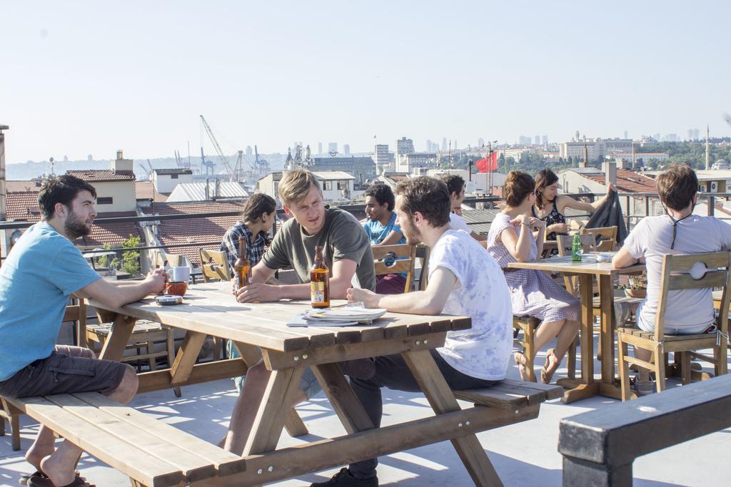 Hush Hostel Moda Istanbul Bagian luar foto