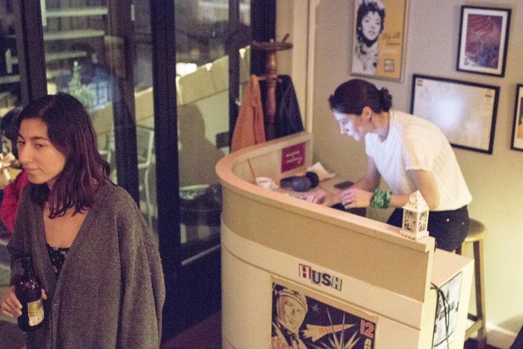 Hush Hostel Moda Istanbul Bagian luar foto