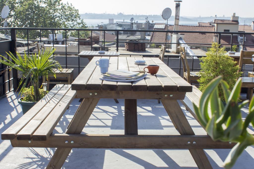 Hush Hostel Moda Istanbul Bagian luar foto