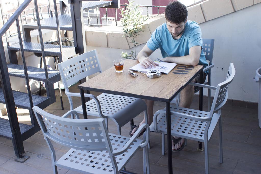 Hush Hostel Moda Istanbul Bagian luar foto