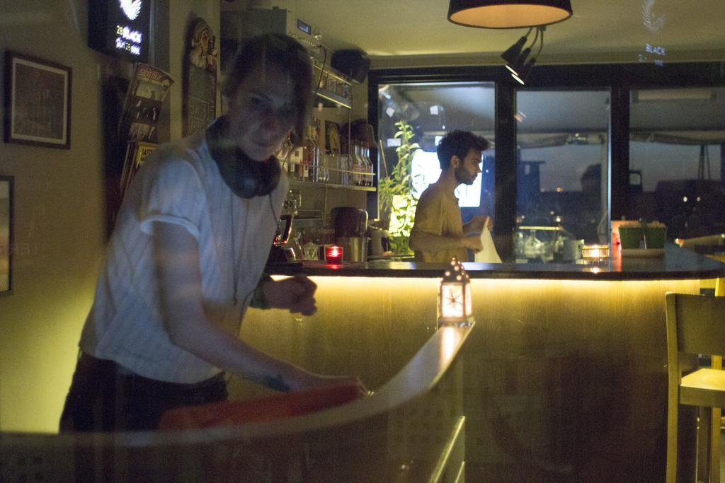 Hush Hostel Moda Istanbul Bagian luar foto