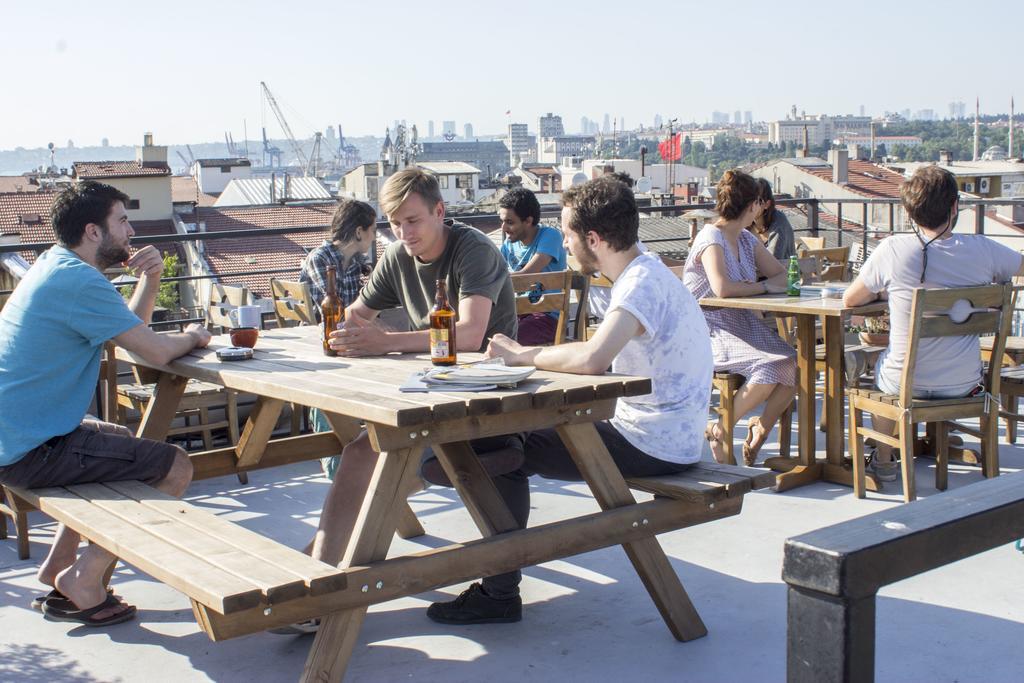 Hush Hostel Moda Istanbul Bagian luar foto
