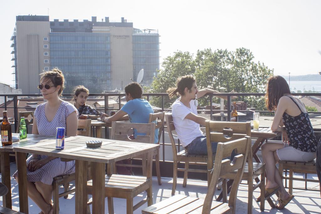 Hush Hostel Moda Istanbul Bagian luar foto